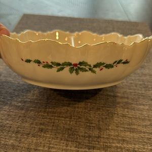 Lenox Brand New Never Used Christmas Divided Condiment Dish 8” Diameter